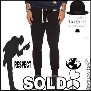 ✌🏼💗🌎 I am gentleman pant available in grey!!